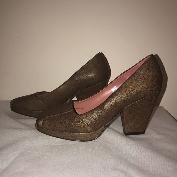 NWOT Richard Tyler Kapelle Bronzers PERFECT - Picture 3 of 6